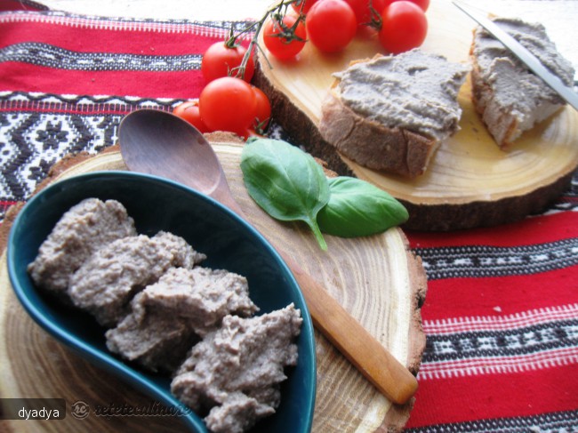 Pateu de ciuperci