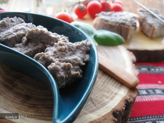 Pateu de ciuperci