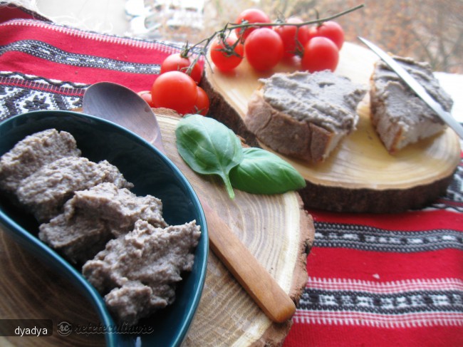 Pateu de ciuperci