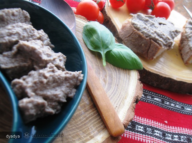 Pateu de ciuperci