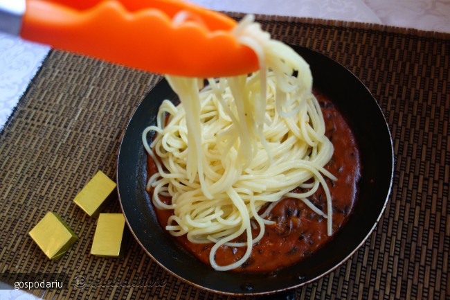 Spaghete Picante cu Vinete