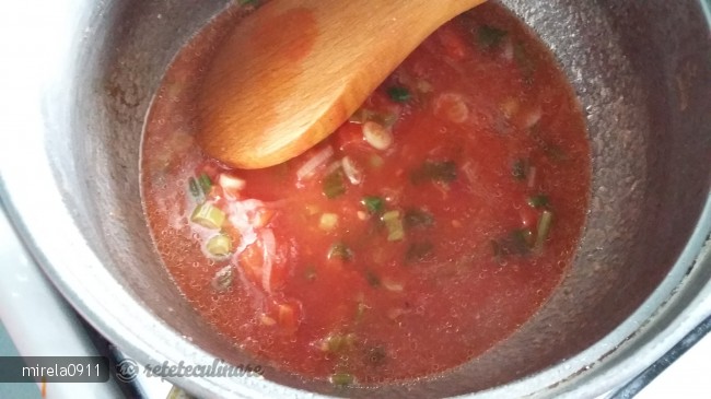 Paste cu broccoli si sos de rosii
