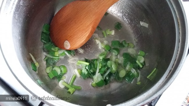 Paste cu broccoli si sos de rosii