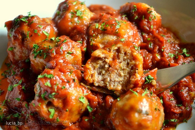 Polpette Alla Pizzaiola - Chiftelute Fierte in Sos de Rosii