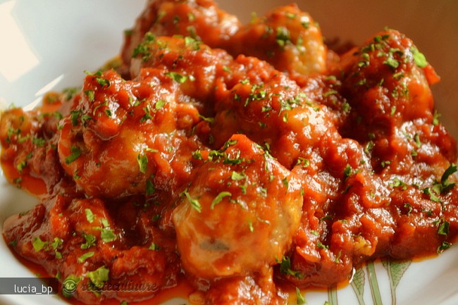 Polpette Alla Pizzaiola - Chiftelute Fierte in Sos de Rosii