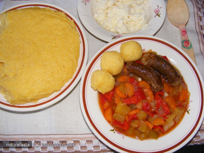 Mancarica de Legume cu Carnati Afumati