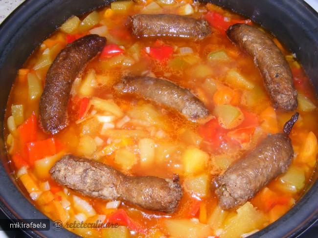 Mancarica de Legume cu Carnati Afumati