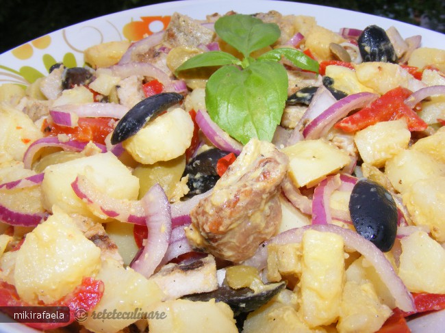 Salata de Cartofi (cu Resturi de Friptura)