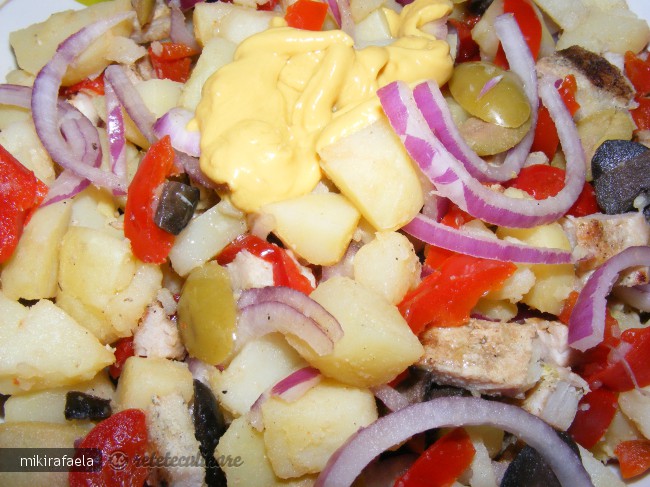 Salata de Cartofi (cu Resturi de Friptura)