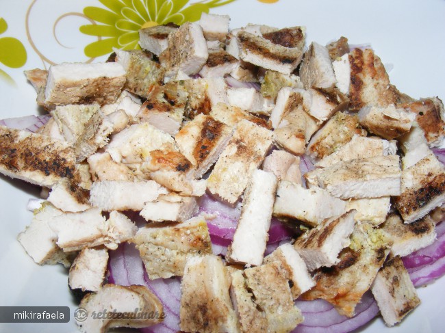 Salata de Cartofi (cu Resturi de Friptura)