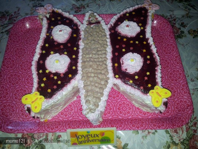 Tort Fluture cu Crema de Sampanie si Fructe de Padure