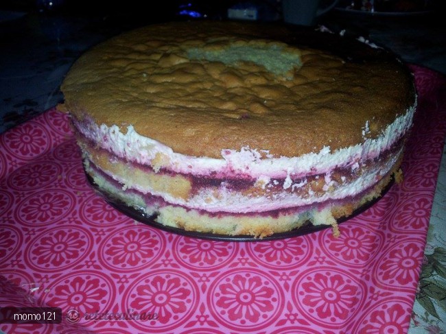 Tort Fluture cu Crema de Sampanie si Fructe de Padure