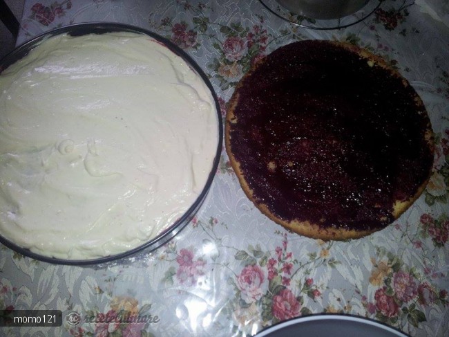 Tort Fluture cu Crema de Sampanie si Fructe de Padure