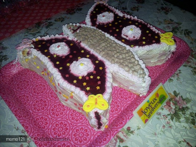 Tort Fluture cu Crema de Sampanie si Fructe de Padure