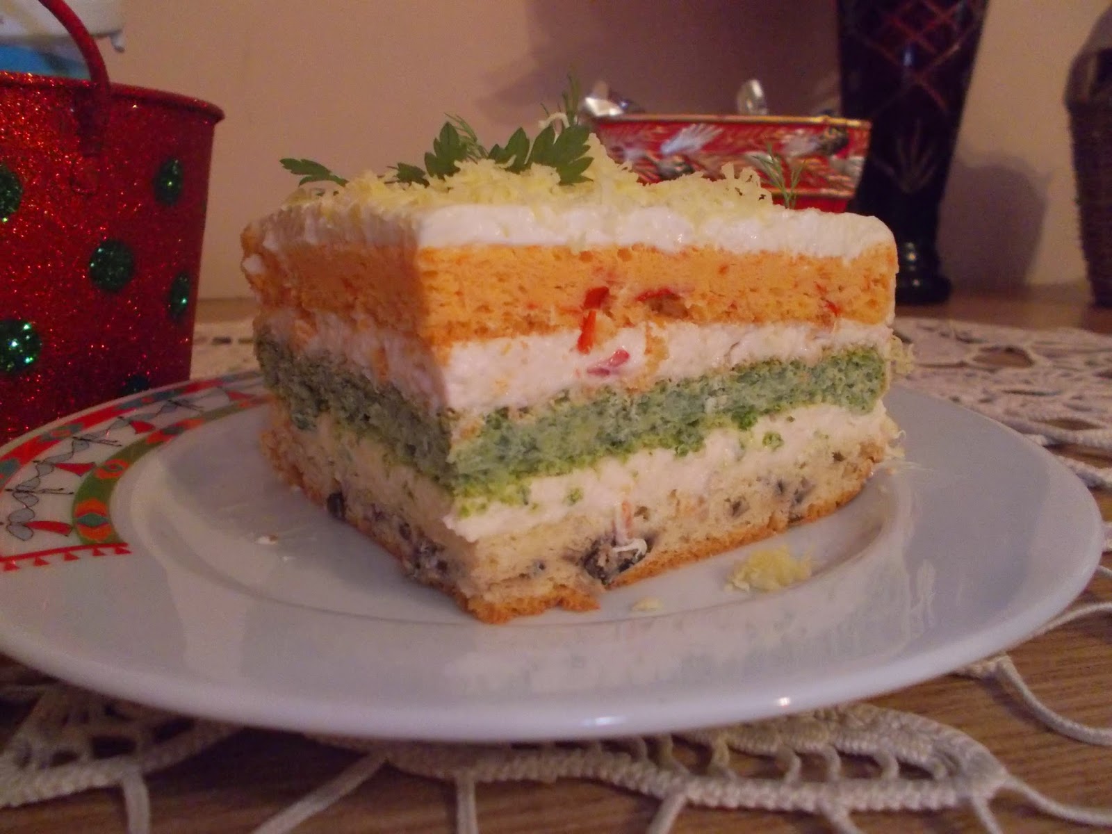 Tort aperitiv cu crema de branza si somon