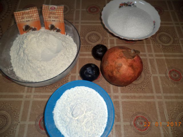 Chec cu branza de vaci si samburi de rodie