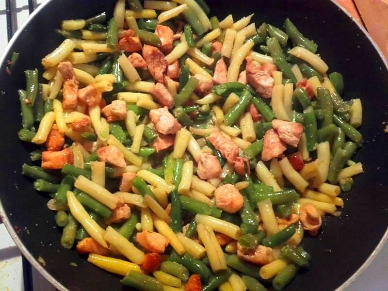 Salata calda cu pastai si patlagele