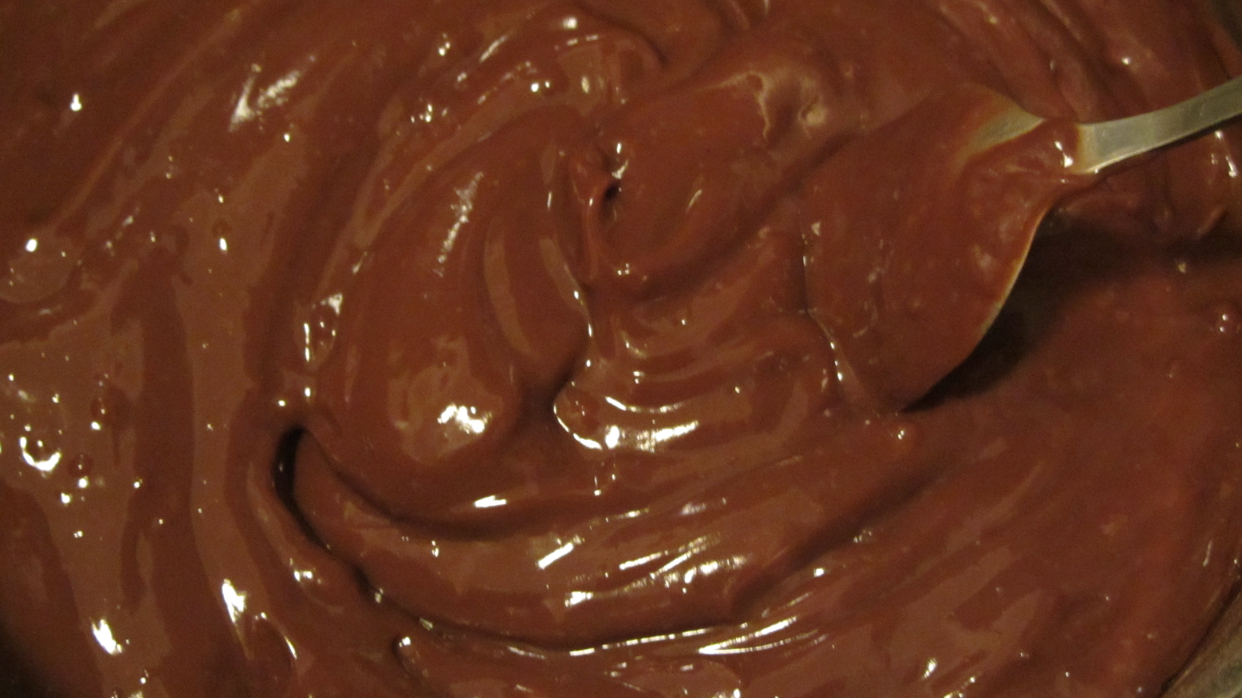 Tort de biscuiti cu crema de ciocolata si nuci caramelizate - de post