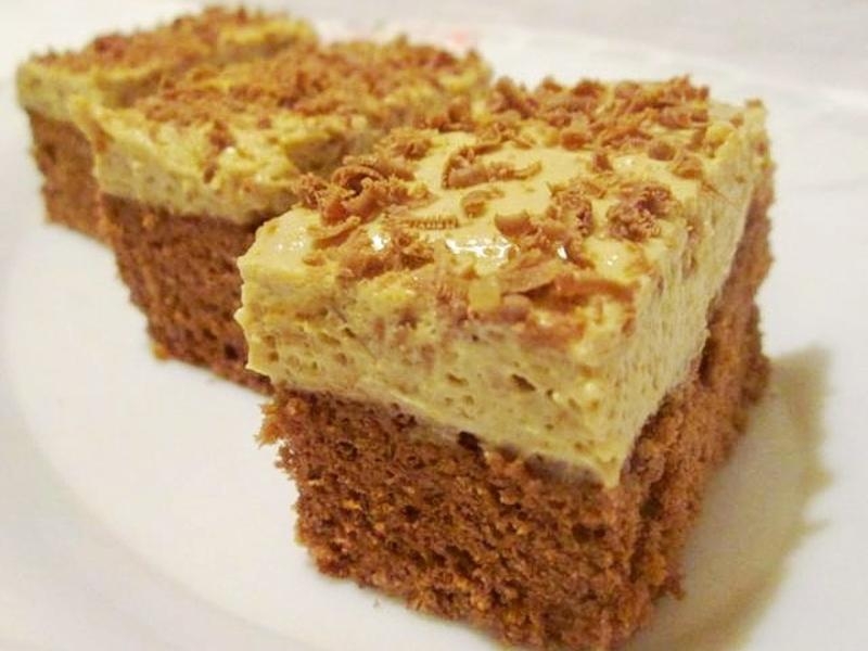Prajitura din albusuri cu ciocolata si crema de branza cu ness