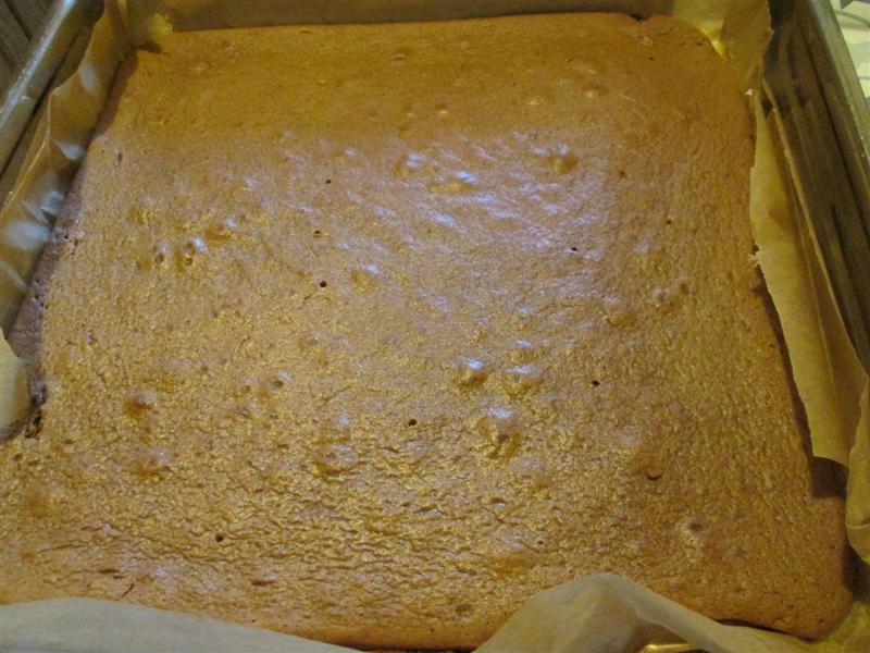 Prajitura din albusuri cu ciocolata si crema de branza cu ness