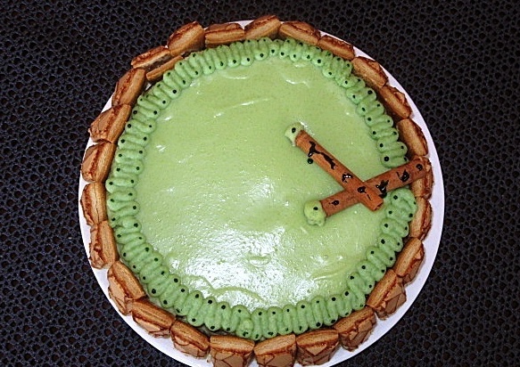 Tort de mere cu glazura verde