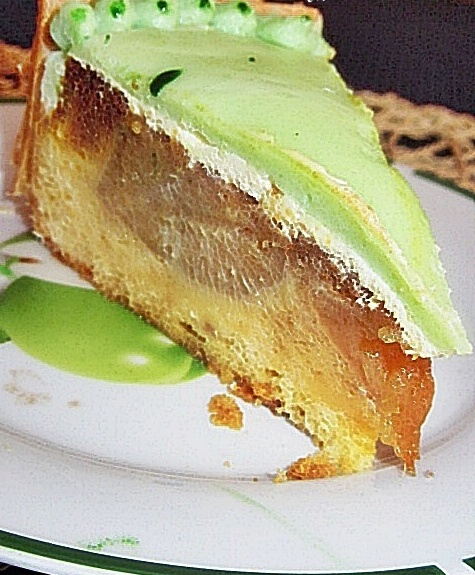 Tort de mere cu glazura verde
