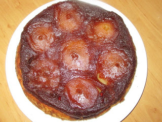 Tort de mere cu glazura verde