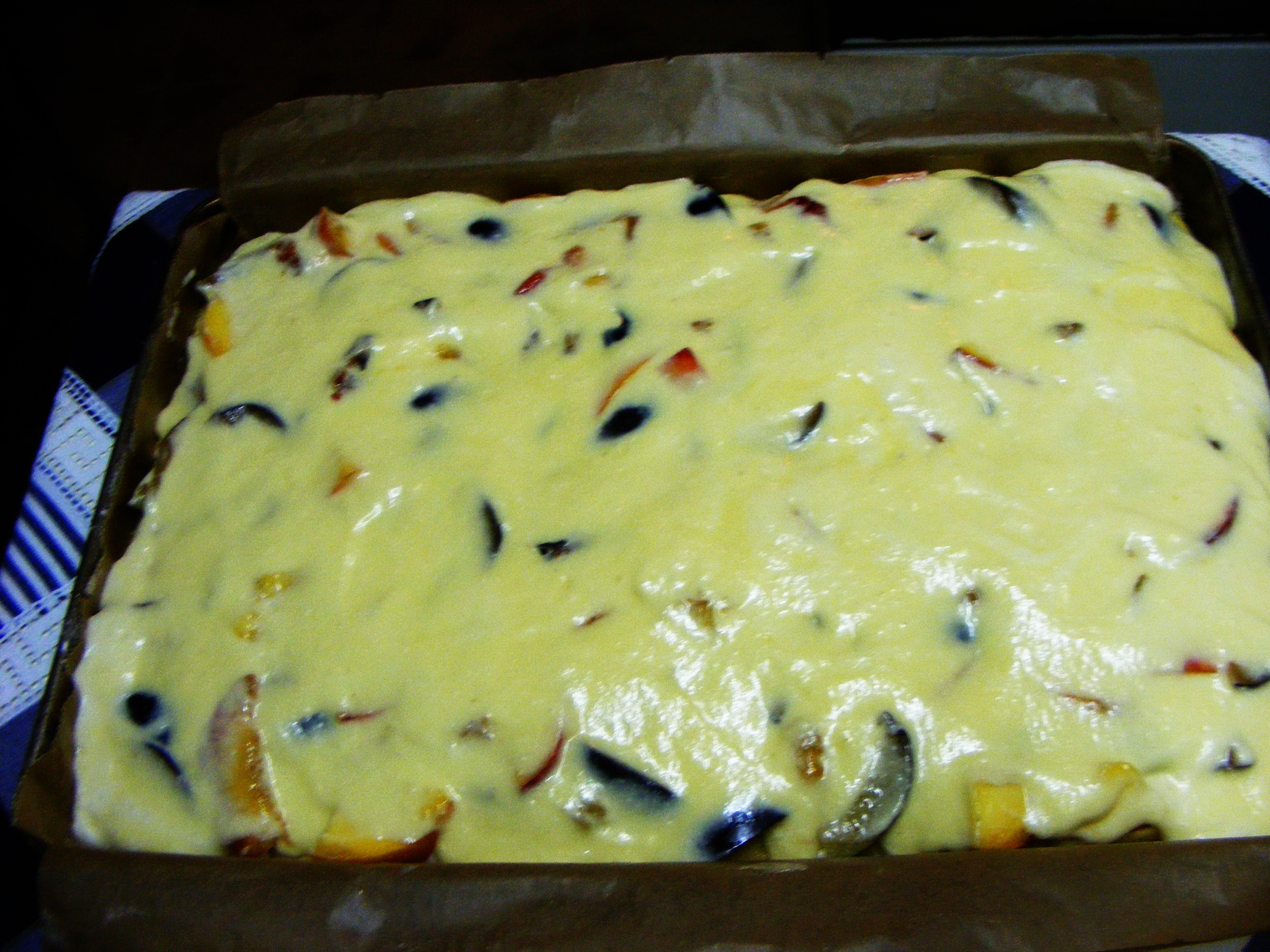 Placinta din aluat fraged cu fructe si crema