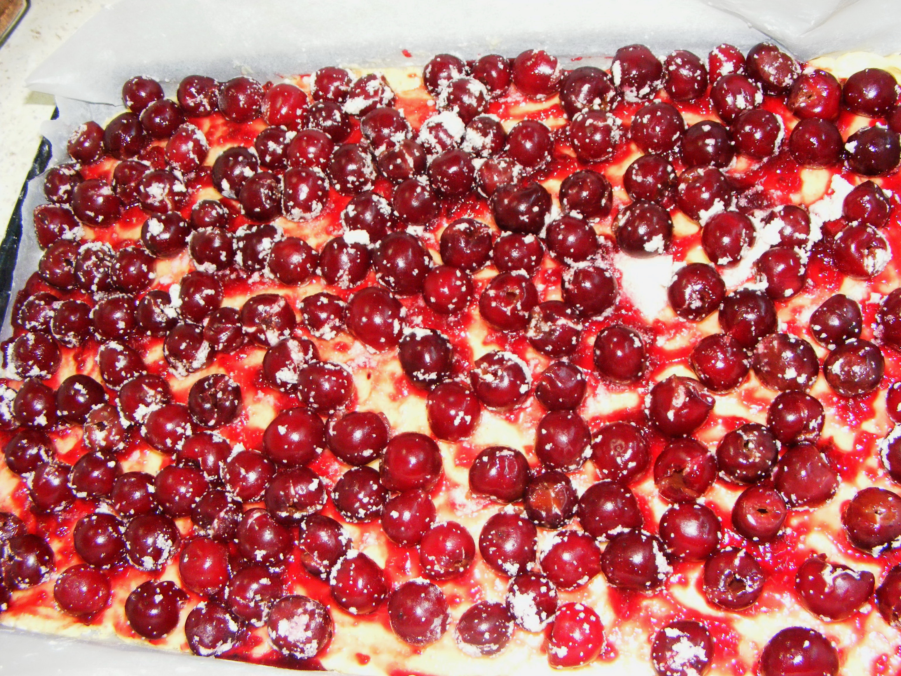 Placinta din aluat fraged cu fructe si crema