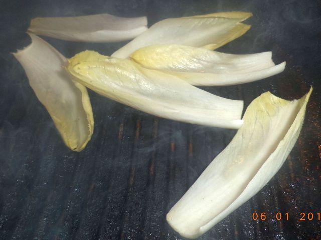 Vitel la gratar cu andive