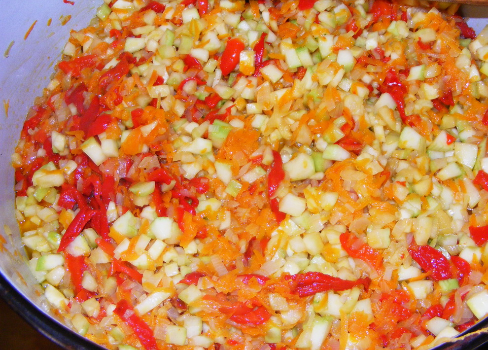 Tocana de legume cu morcov si orez - conserva pentru iarna