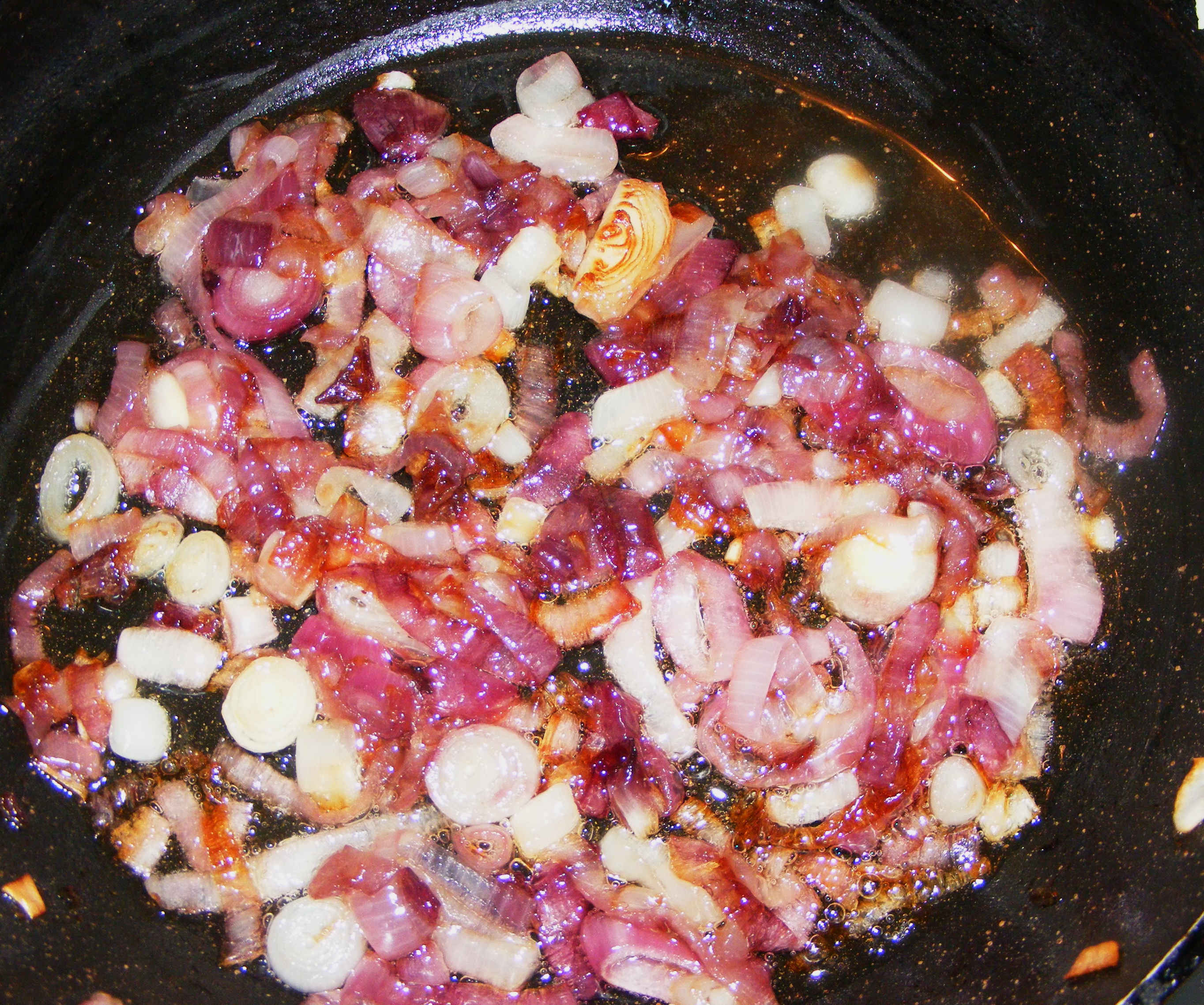 Salata de fasole boabe cu ciuperci umplute