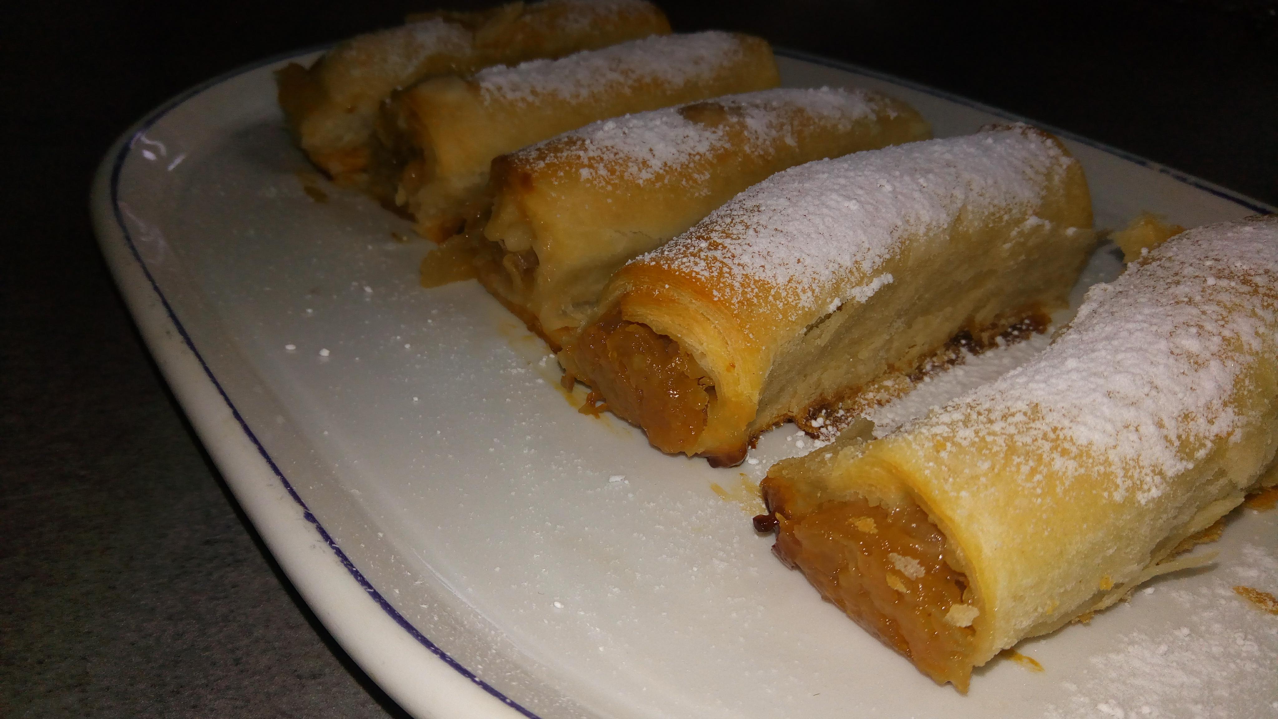 Strudel cu mere din aluat de casa