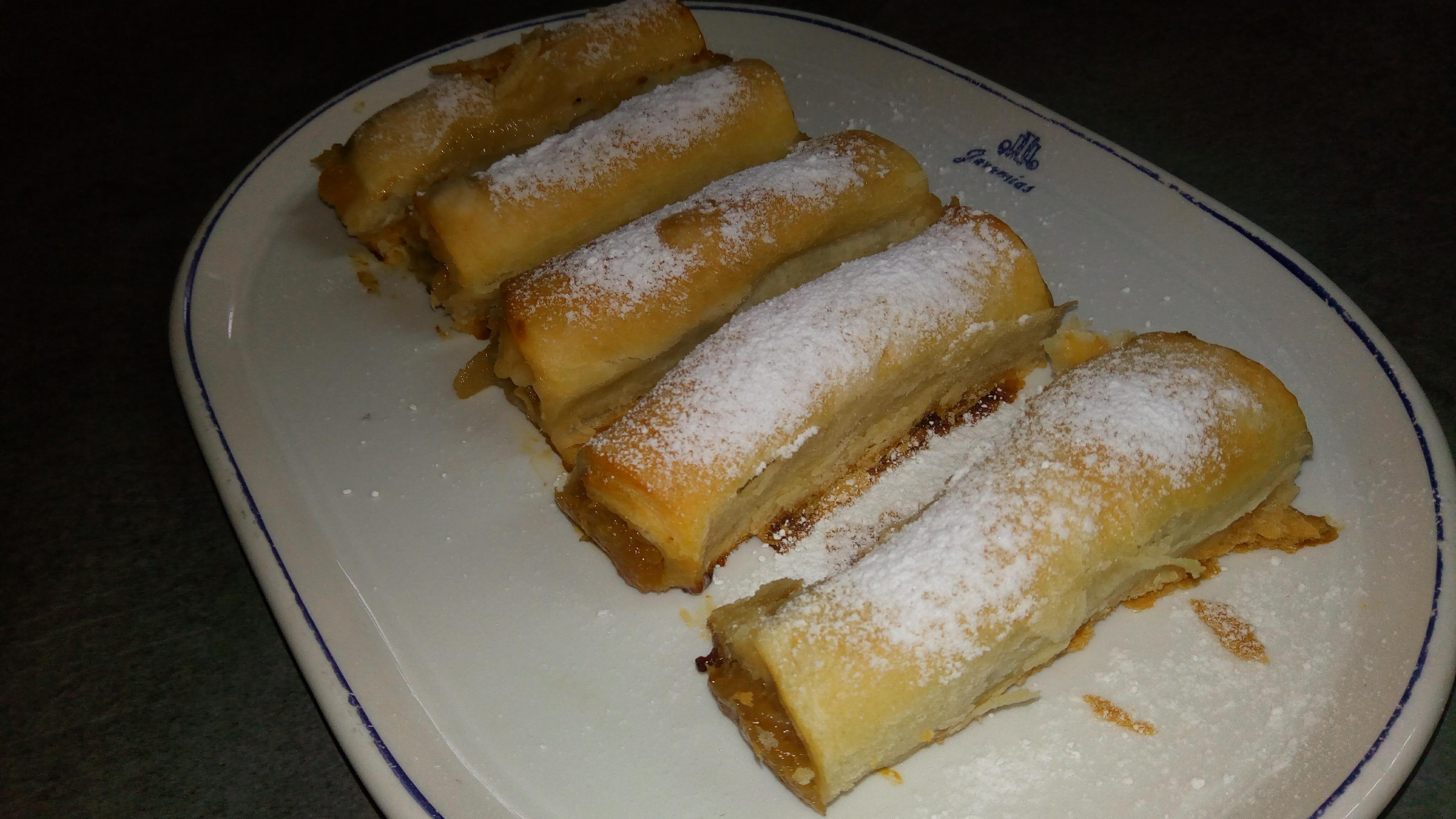 Strudel cu mere din aluat de casa