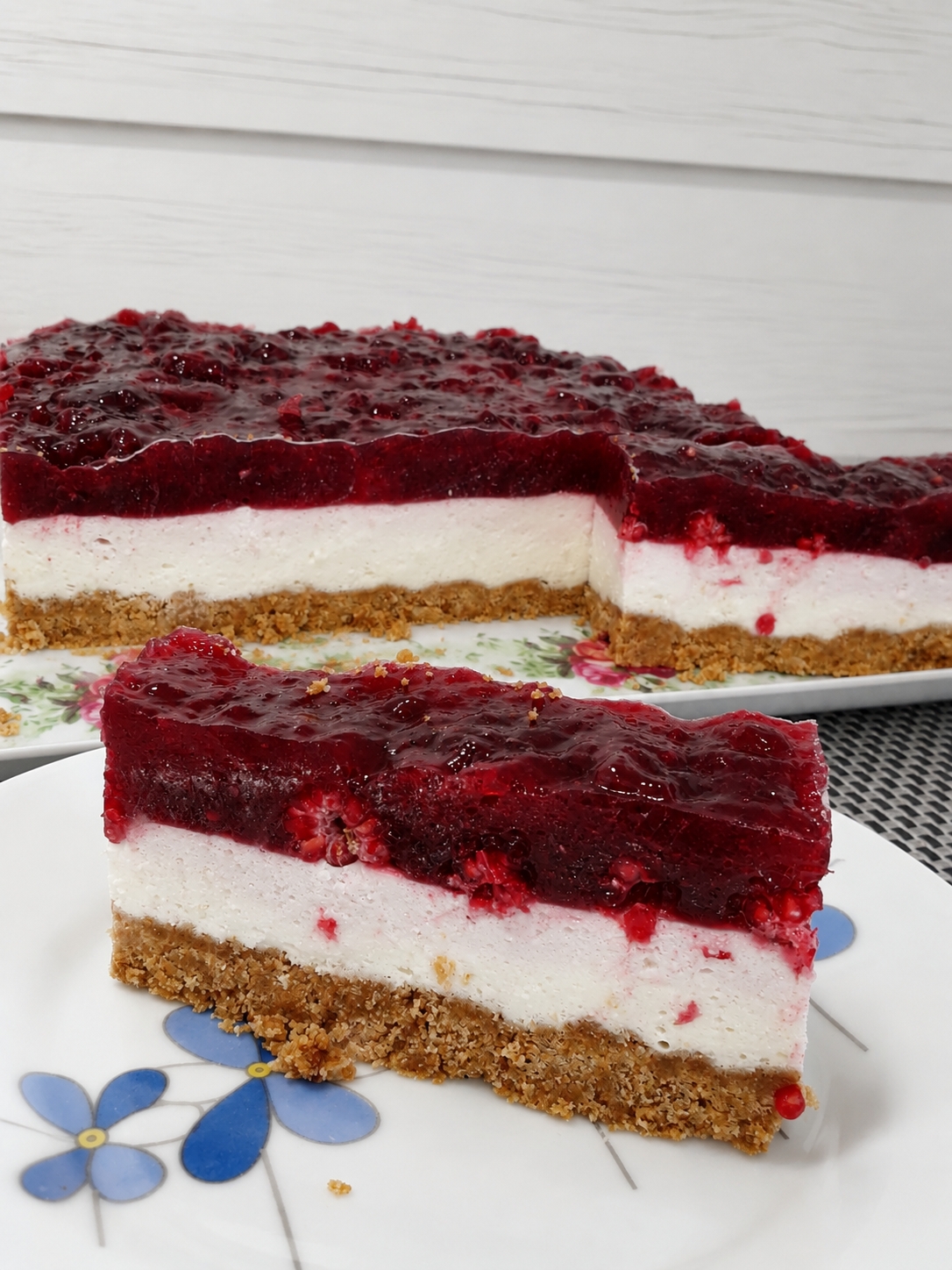 Cheesecake cu zmeura fara coacere