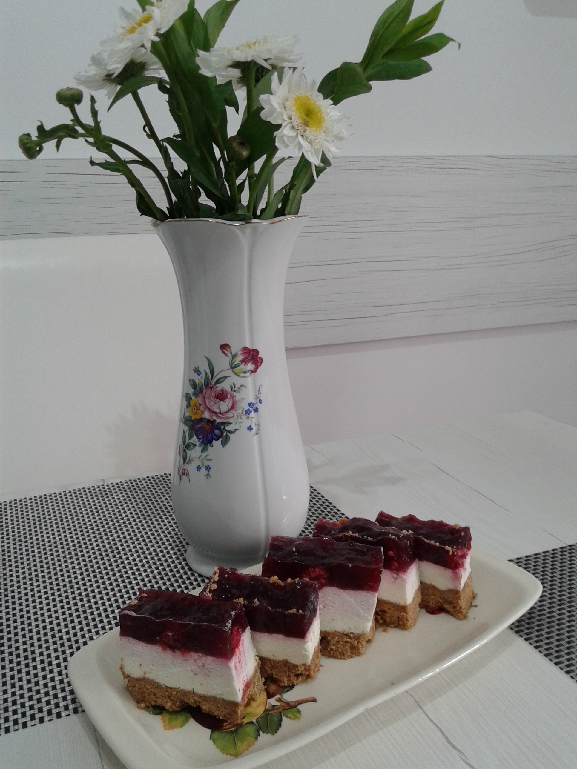 Cheesecake cu zmeura fara coacere