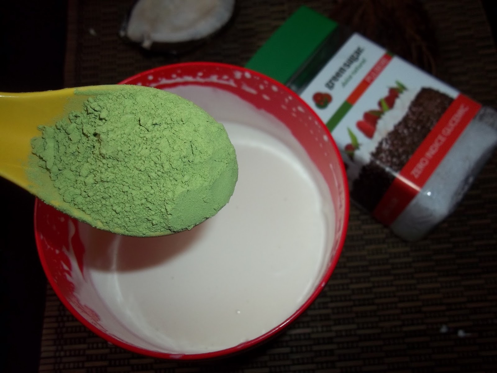 Tort cu Matcha si lemon curd