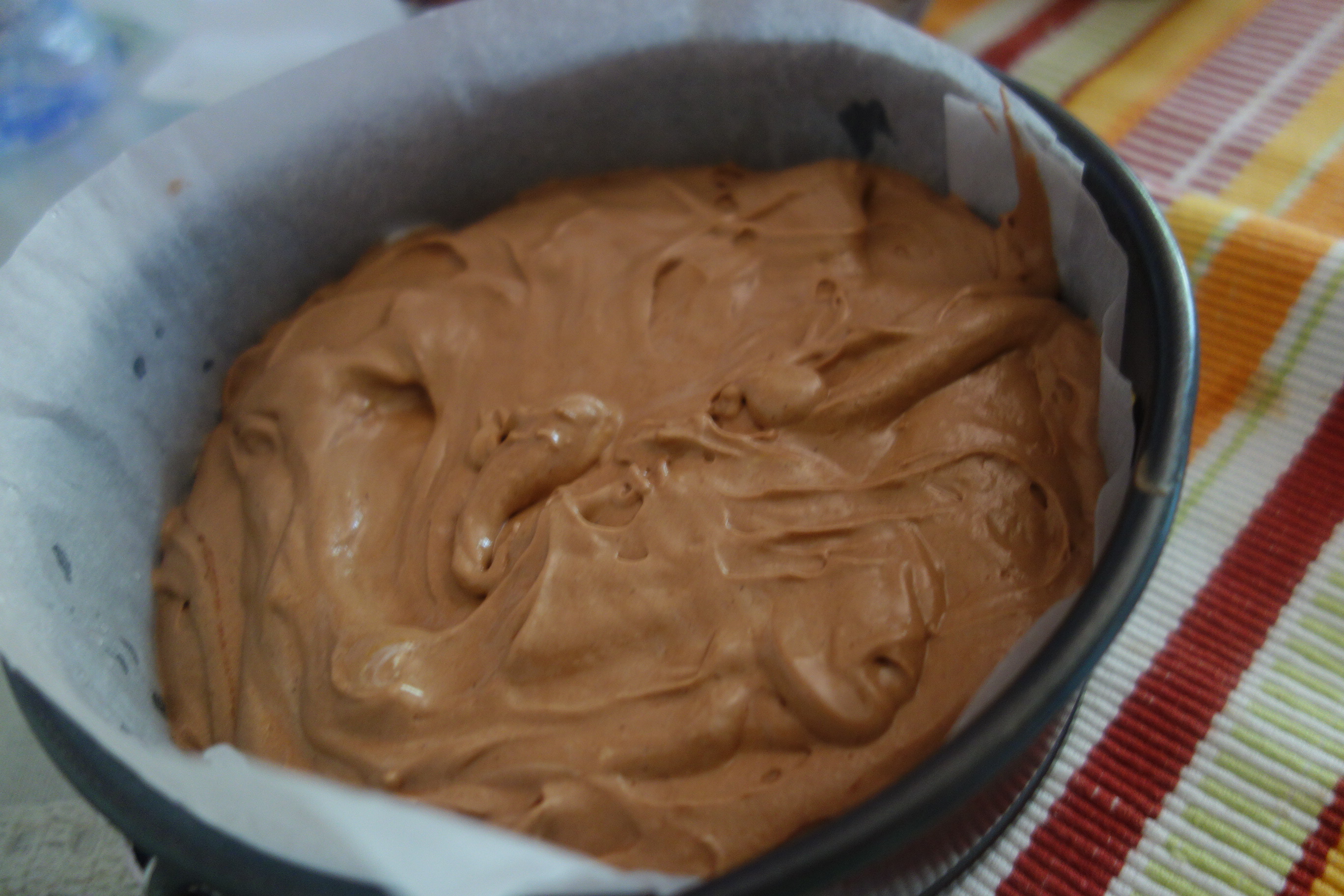 Tort cu ciocolata si caise - o combinatie reusita