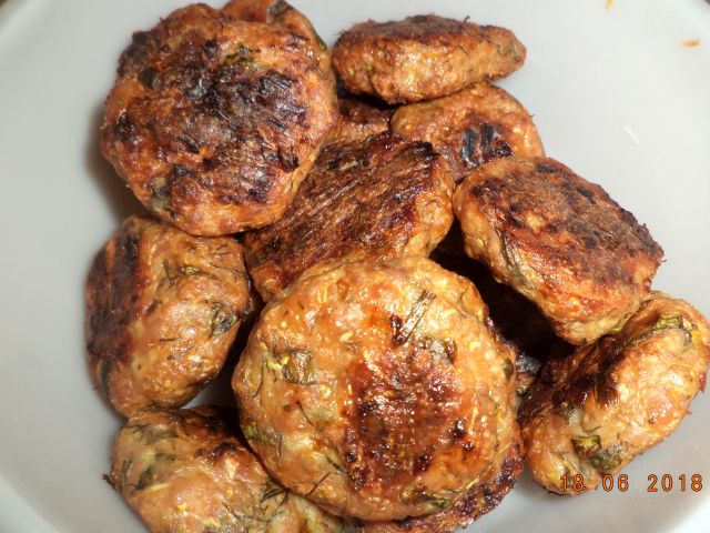 Turnulete de pui, vinete si dovlecei