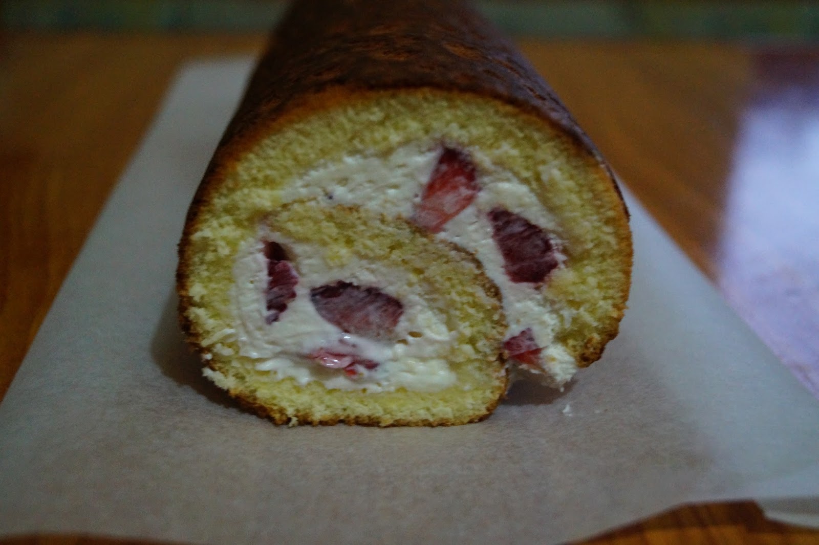 Rulada cu mascarpone si capsuni