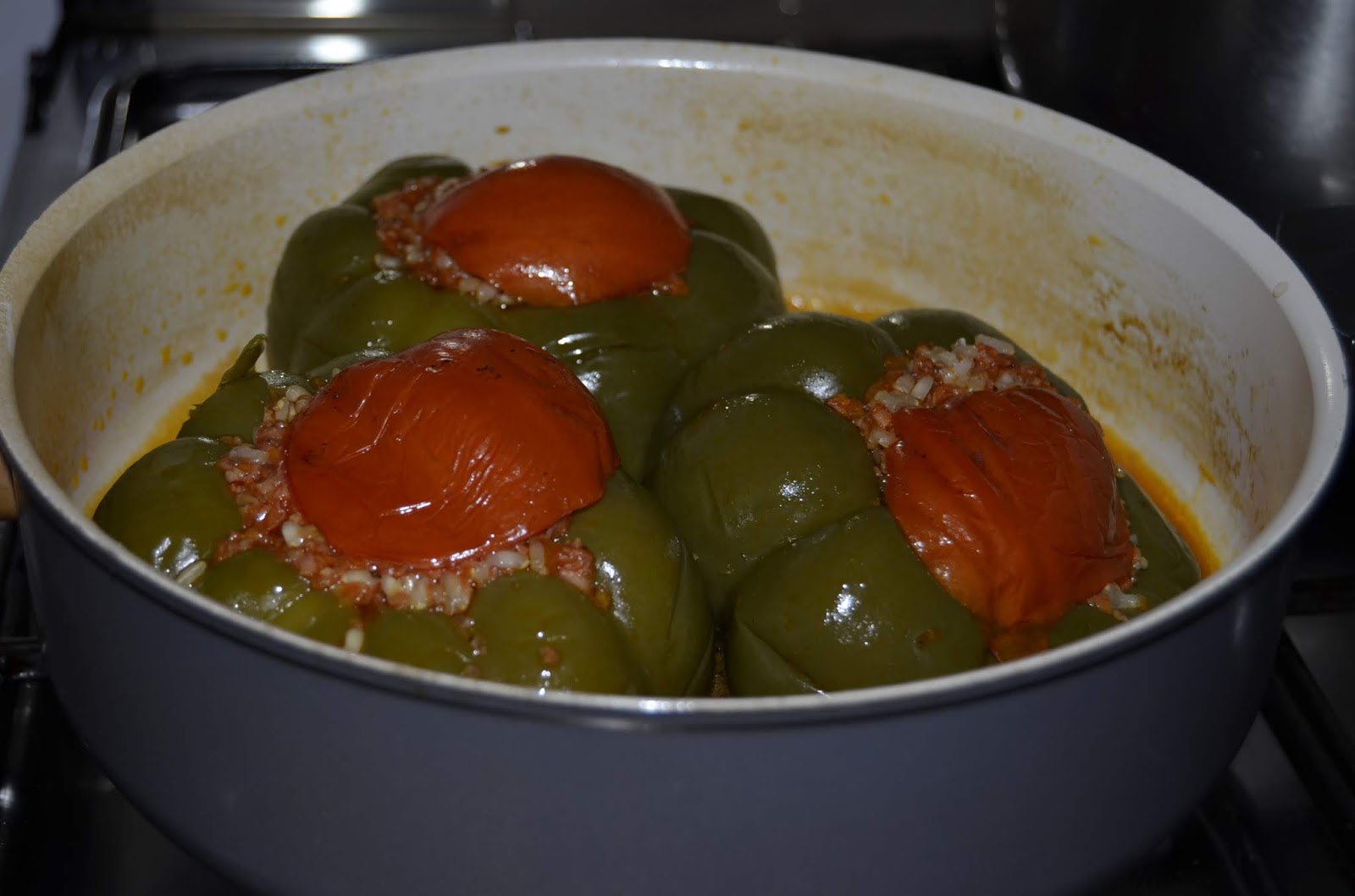 Gogosari umpluti cu compozitie de legume- reteta de post