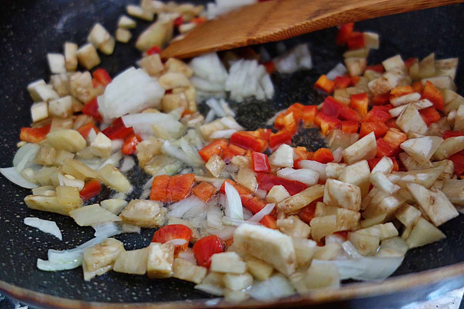 Corabioare din vinete cu Tofu si carne de curcan