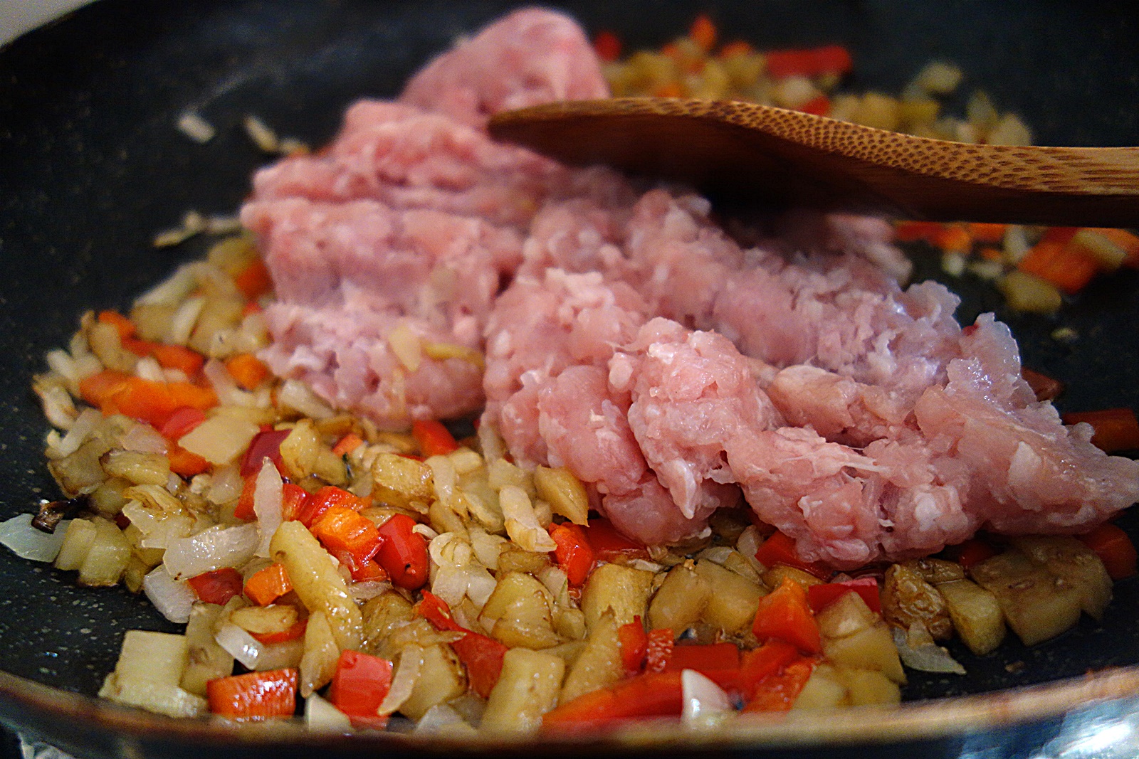 Corabioare din vinete cu Tofu si carne de curcan