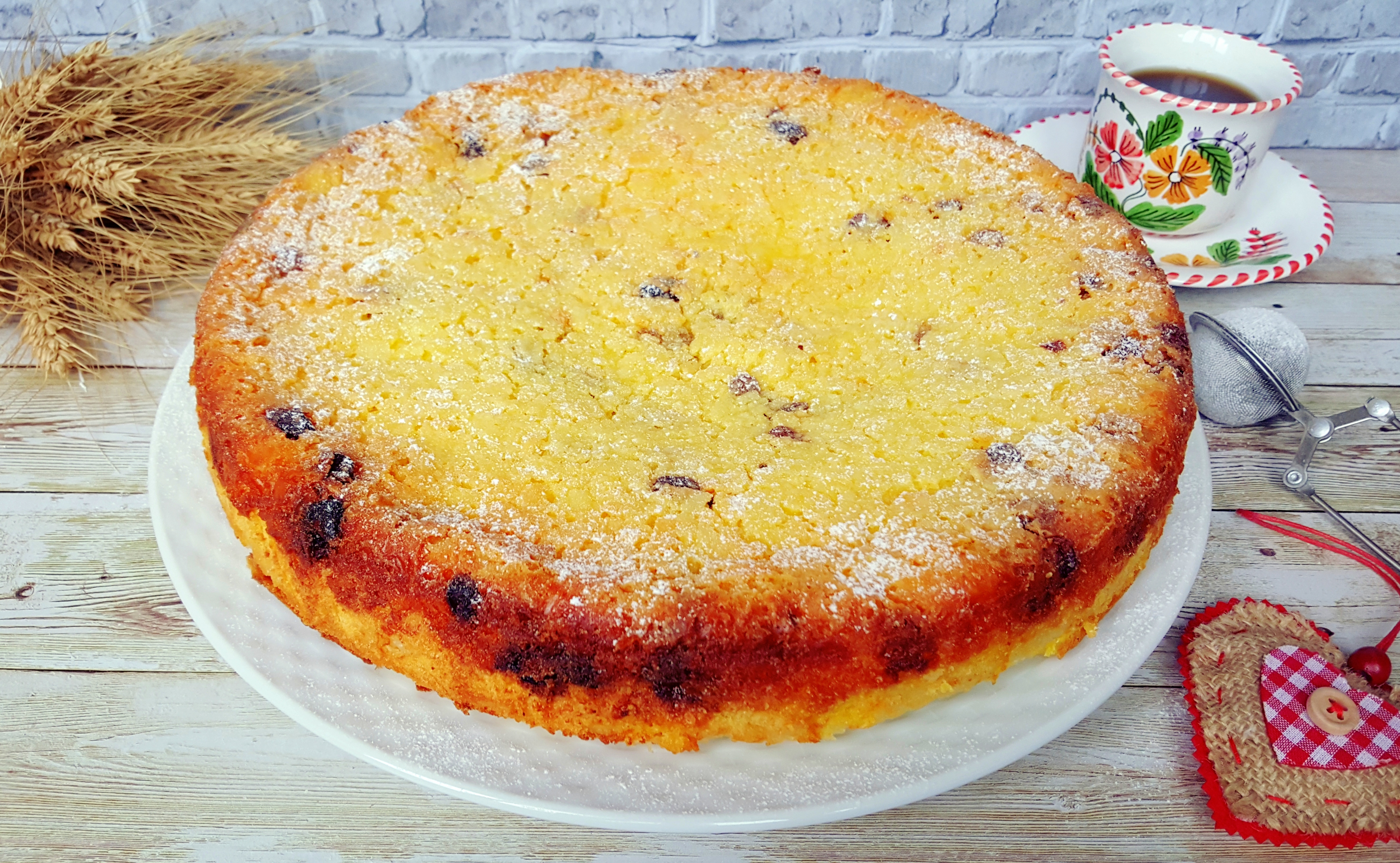 Prajitura saseasca cu branza si stafide