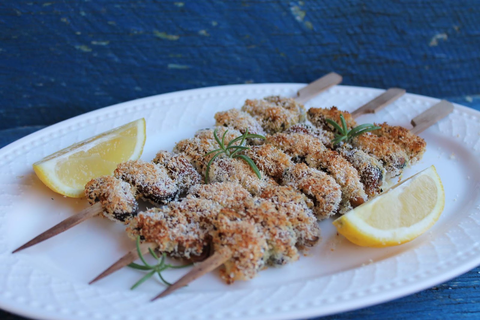 Frigarui de scoici in crusta de fulgi de cocos