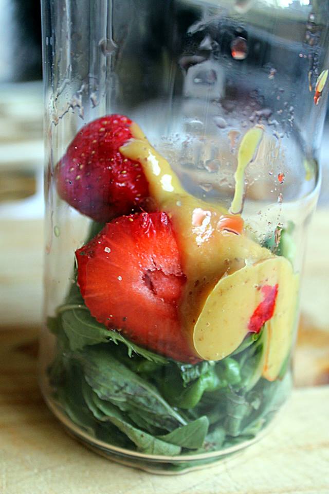 Salata de capsuni, creveti si sparanghel