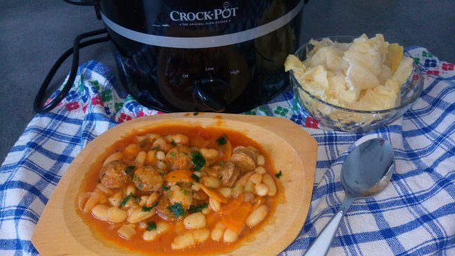 Fasole cu carnati afumati la slow cooker Crock Pot