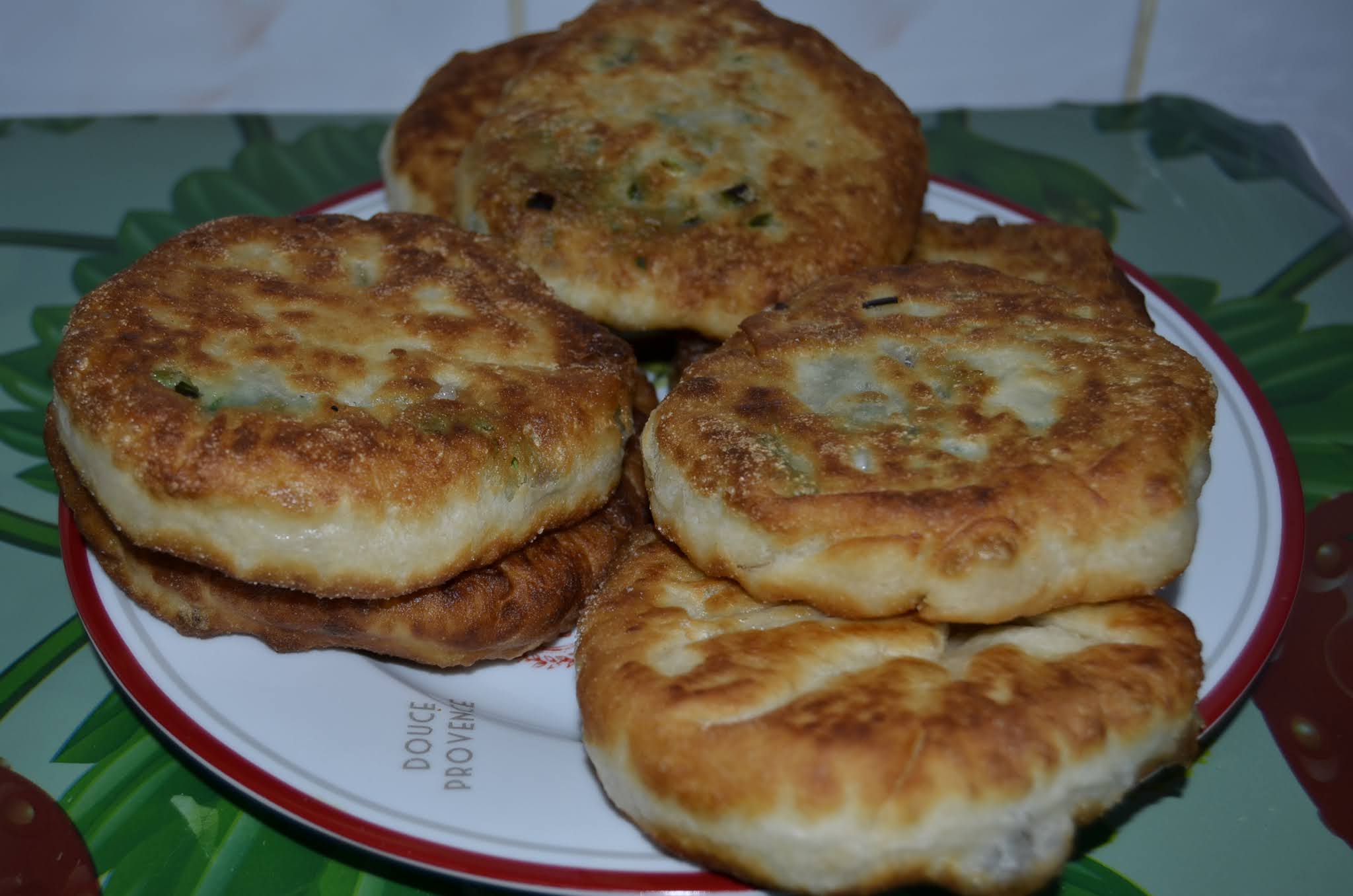 Turte cu ceapa verde, reteta de post - reteta simpla si rapida