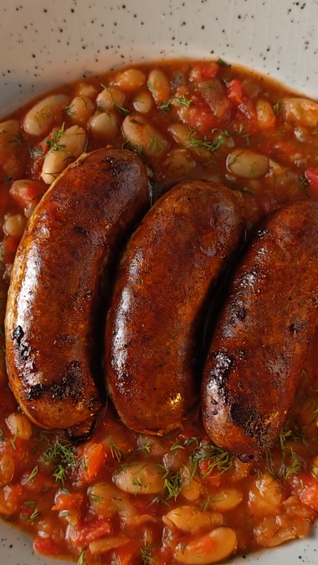 Fasole cu cârnați de casă - Rețeta tradițional românească cu savoare maximă