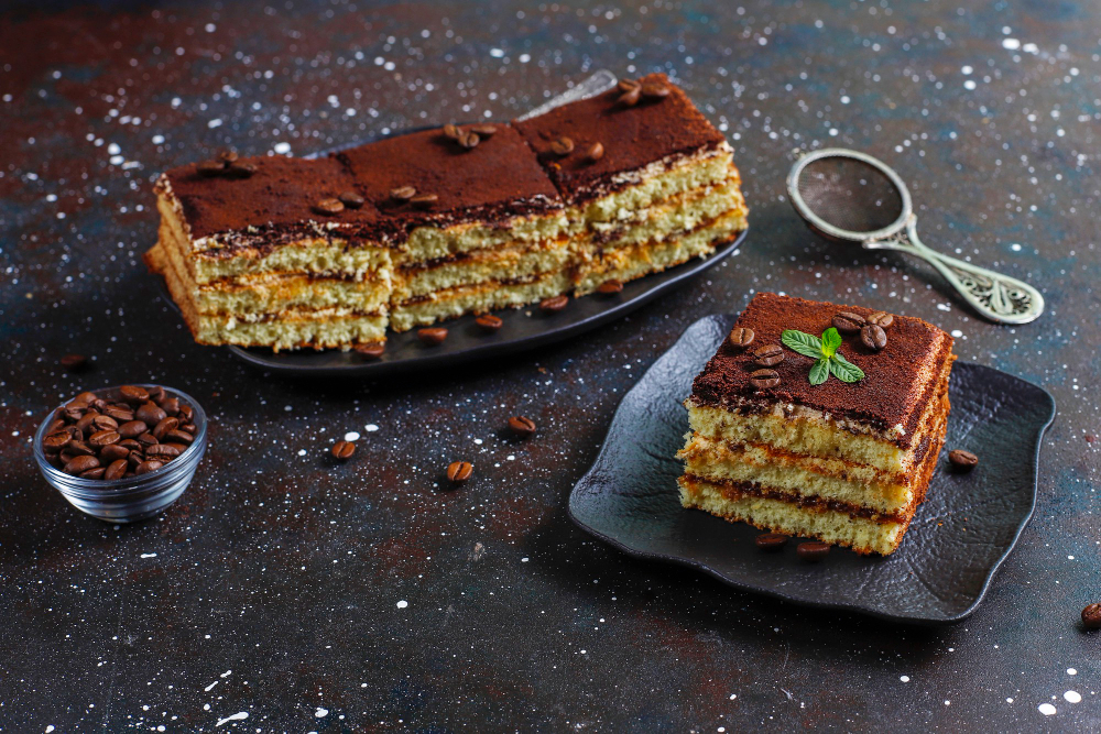 Prajitura de casa cu cafea si crema fina - crema usoara si gust echilibrat de cafea